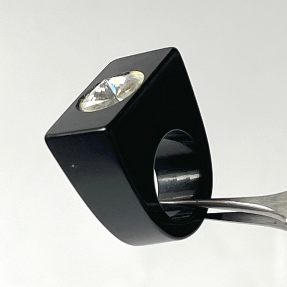 Vintage Size 4.25 Lucite Black Ring Rectangular Flat Top Rhinestone Geometric - Picture 2 of 14